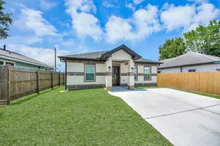 516 Bolster St, Baytown, TX 77520 - Photo 4
