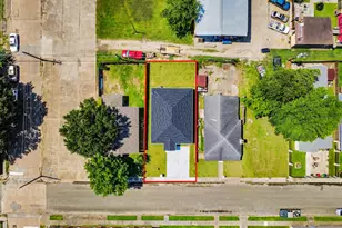 516 Bolster St, Baytown, TX 77520 - Photo 2