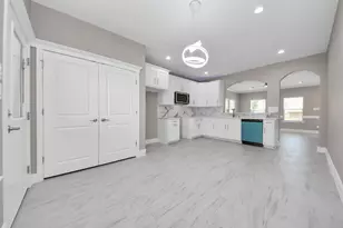 516 Bolster St, Baytown, TX 77520 - Photo 8