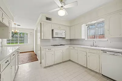 7827 Meadowbriar Lane, Houston, TX 77063 - Photo 12