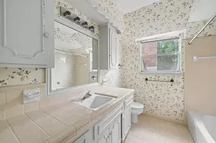 7827 Meadowbriar Ln, Houston, TX 77063 - Photo 24