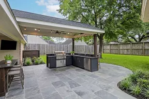 7827 Meadowbriar Ln, Houston, TX 77063 - Photo 26