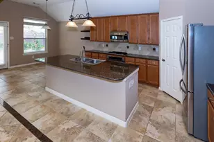 2702 Porto Bianco Ln, League City, TX 77573 - Photo 8