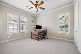 907 Queen Annes Rd, Houston, TX 77024 - Photo 16