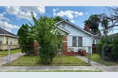 6722 Avenue E, Houston, TX 77011 - Photo 1