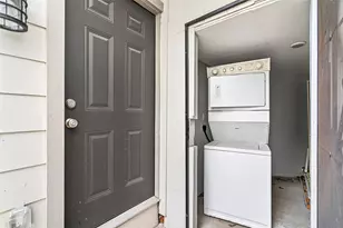 4630 Woodside St, Houston, TX 77023 - Photo 26