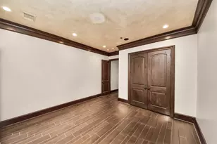 11103 Memorial Dr, Houston, TX 77024 - Photo 38