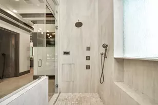 11103 Memorial Dr, Houston, TX 77024 - Photo 28