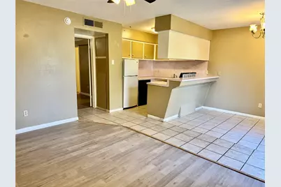 2201 North Grand Boulevard #11, Pearland, TX 77581 - Photo 4