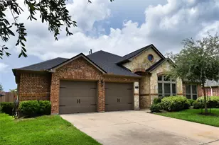 13611 Summer Cloud Ln, Pearland, TX 77584 - Photo 2