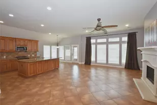 13611 Summer Cloud Ln, Pearland, TX 77584 - Photo 6