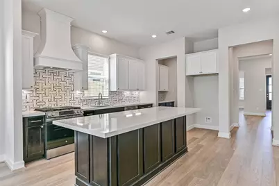 2521 S Houston Avenue, Pearland, TX 77581 - Photo 10