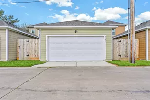 2521 S Houston Ave, Pearland, TX 77581 - Photo 42