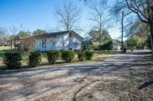 309 N Beech St, Woodville, TX 75979 - Photo 32