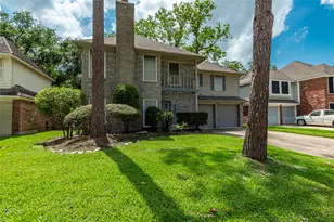 1227 Mabry Mill Rd, Houston, TX 77062 - Photo 2