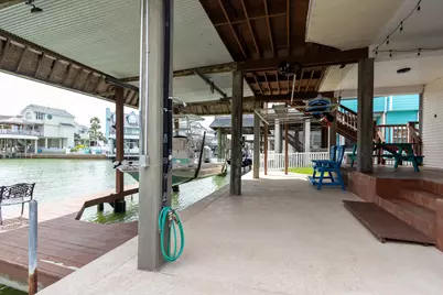 915 Tiki Drive, Tiki Island, TX 77554 - Photo 36