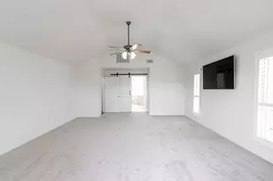 915 Tiki Dr, Tiki Island, TX 77554 - Photo 12