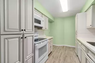 18800 Egret Bay Blvd, Houston, TX 77058 - Photo 12