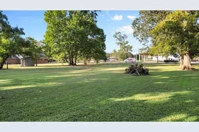 000 Winfree, Dayton, TX 77535 - Photo 2