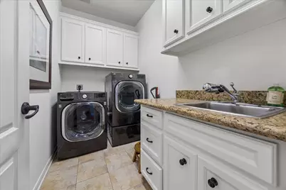 5413 Evergreen Street, Bellaire, TX 77401 - Photo 38