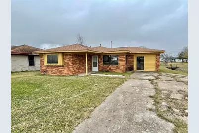 222 S Avenue G, Freeport, TX 77541 - Photo 2