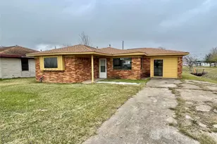 222 S Avenue G, Freeport, TX 77541 - Photo 2