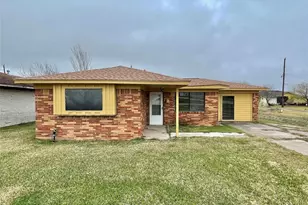 222 S Avenue G, Freeport, TX 77541 - Photo 1