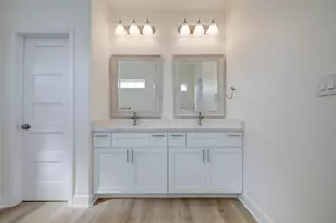 1211 E 32nd St, Houston, TX 77022 - Photo 20