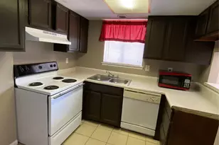 1519 S 8th St, La Porte, TX 77571 - Photo 4