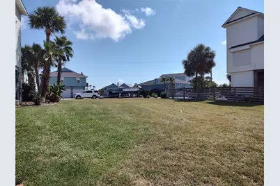 1318 Outrigger, Tiki Island, TX 77554 - Photo 6