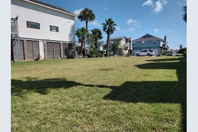 1318 Outrigger, Tiki Island, TX 77554 - Photo 4