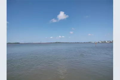 1318 Outrigger, Tiki Island, TX 77554 - Photo 2