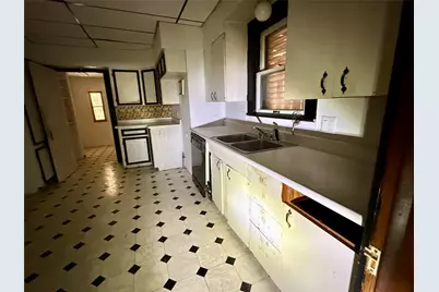 202 S Magnolia Street, Highlands, TX 77562 - Photo 4