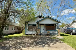 202 S Magnolia St, Highlands, TX 77562 - Photo 1