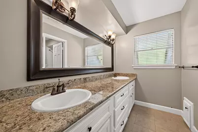 919 Longview Drive, Sugar Land, TX 77478 - Photo 32
