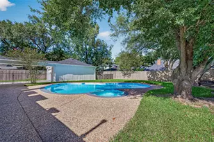 919 Longview Dr, Sugar Land, TX 77478 - Photo 38