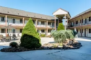 787 NW Canal Blvd, Redmond, OR 97756 - Photo 2