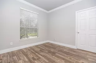 19100 N Glenwest Dr, Friendswood, TX 77546 - Photo 14