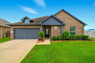 302 Bordeaux Ct, Alvin, TX 77511 - Photo 2