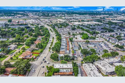 7655 Bellerive Drive #3, Houston, TX 77036 - Photo 32