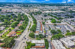 7655 Bellerive Dr, Houston, TX 77036 - Photo 32