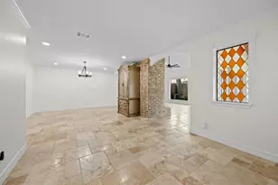 1375 Bullock Ln, Houston, TX 77055 - Photo 6