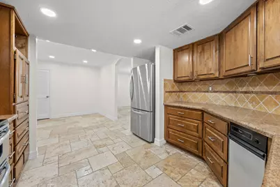 1375 Bullock Lane, Houston, TX 77055 - Photo 16