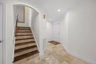 1375 Bullock Lane, Houston, TX 77055 - Photo 6
