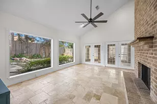 1375 Bullock Ln, Houston, TX 77055 - Photo 12