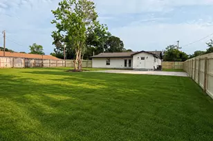 1313 Cos St, Liberty, TX 77575 - Photo 24