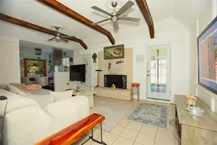 354 Amherst, West Columbia, TX 77486 - Photo 2