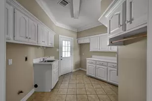 2205 Longmire Rd, Conroe, TX 77304 - Photo 22
