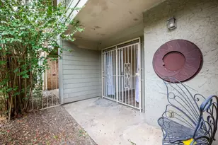 10615 Briar Forest Dr, Houston, TX 77042 - Photo 20