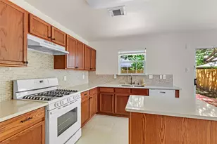 10423 Briar Patch St, Baytown, TX 77523 - Photo 10